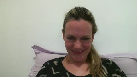 Anny online show from 02-18-25, 12:15