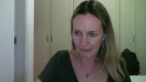 Anny online show from 02-18-25, 09:09