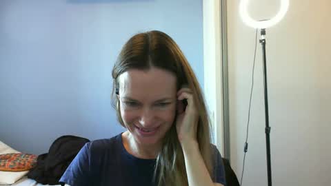 Anny online show from 11-05-25, 10:59