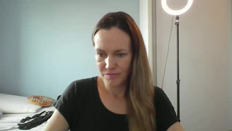 Anny online show from 12-16-25, 10:53