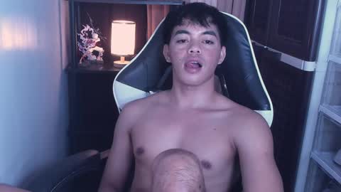 Snapshot of crazyasiancum chatting on 02-14-25, 03:36 Zion online show from 02-14-25, 03:36