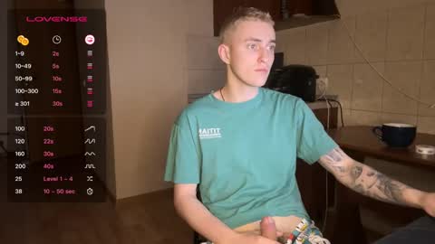 Snapshot of crazybottom99 chatting on 01-30-25, 11:13 Alex online show from 01-30-25, 11:13