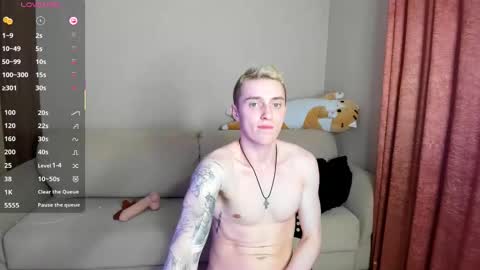 Snapshot of crazybottom99 chatting on 03-12-25, 06:44 Alex online show from 03-12-25, 06:44