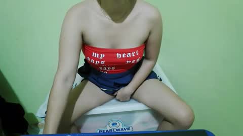 Snapshot of crazychicks4u chatting on 11-26-25, 04:19 crazychicks4u online show from 11-26-25, 04:19