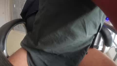 Snapshot of crazylive5 chatting on 02-05-25, 08:57 crazylive5 online show from 02-05-25, 08:57