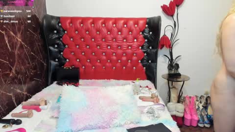 Snapshot of crazzy_pussy chatting on 01-18-25, 08:51 Ana  online show from 01-18-25, 08:51