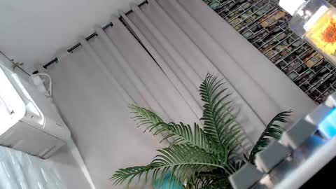 Delilah online show from 09-21-25, 08:05