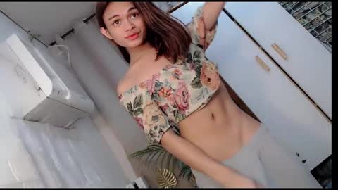 Delilah online show from 10-26-25, 10:21