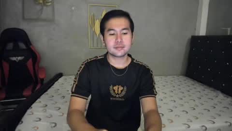 Snapshot of creamynow chatting on 12-19-24, 03:52 BareCreamyCum online show from 12-19-24, 03:52