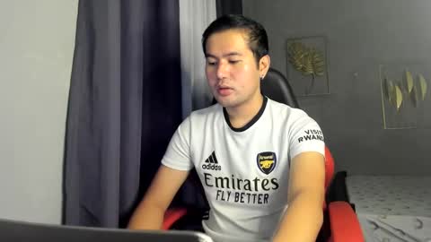 Snapshot of creamynow chatting on 12-22-24, 04:17 BareCreamyCum online show from 12-22-24, 04:17