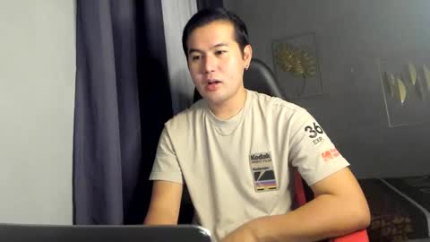 Snapshot of creamynow chatting on 12-24-24, 09:17 BareCreamyCum online show from 12-24-24, 09:17