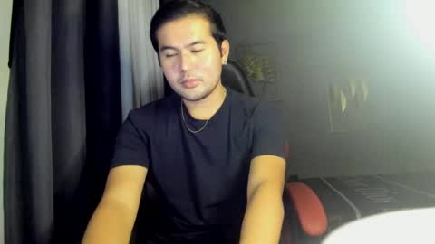 Snapshot of creamynow chatting on 12-28-24, 03:59 BareCreamyCum online show from 12-28-24, 03:59