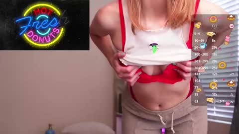 Snapshot of creme_dela_creme chatting on 01-10-25, 04:51 Quinn de la Creme online show from 01-10-25, 04:51