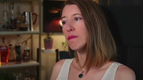 Snapshot of creme_dela_creme chatting on 10-03-25, 05:54 Quinn de la Creme online show from 10-03-25, 05:54