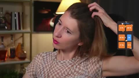 Snapshot of creme_dela_creme chatting on 10-21-25, 05:57 Quinn de la Creme online show from 10-21-25, 05:57