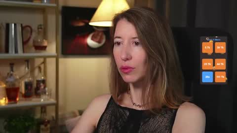 Snapshot of creme_dela_creme chatting on 11-11-25, 06:41 Quinn de la Creme online show from 11-11-25, 06:41