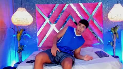 Snapshot of crh58_ chatting on 09-09-25, 11:37 crh58_ online show from 09-09-25, 11:37