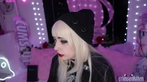 Crimson Kitten online show from 11-20-25, 05:51