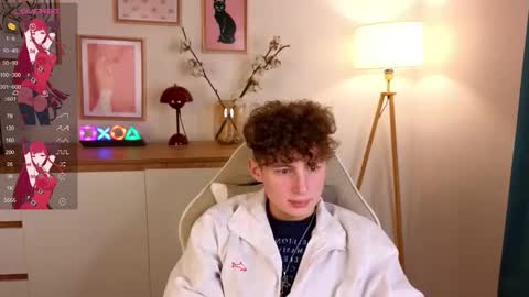 Snapshot of crisp1n chatting on 10-20-25, 03:45 Chris online show from 10-20-25, 03:45