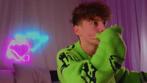 Chris online show from 11-19-25, 07:14