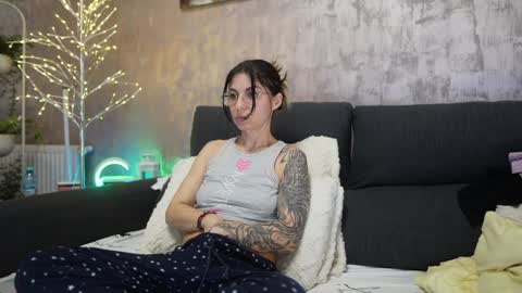 crissy_love online show from 02-05-25, 02:51