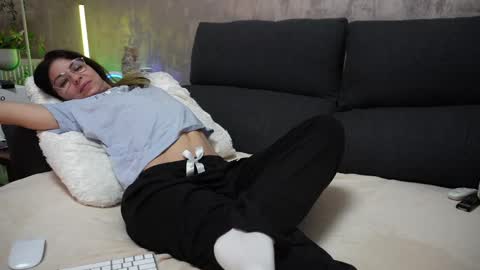 crissy_love online show from 02-10-25, 11:02