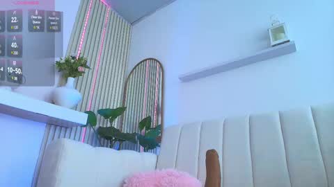 Snapshot of cristal_bunny chatting on 02-13-25, 03:39 Cristal online show from 02-13-25, 03:39