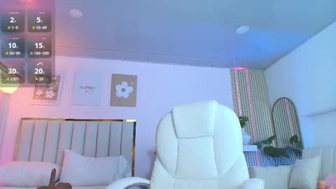 Snapshot of cristal_bunny chatting on 02-17-25, 06:53 Cristal online show from 02-17-25, 06:53
