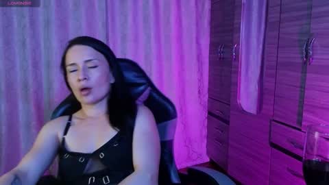  Alejandra from Wednesday to Saturday from 1000 pm to 400 am Colombian hour online show from 03-01-26, 01:51