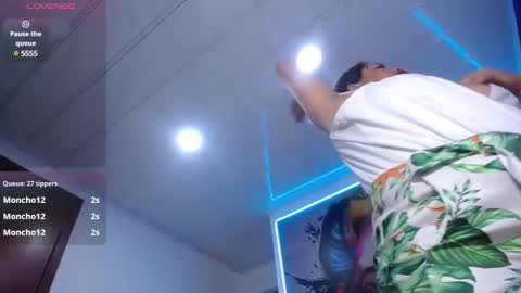 Snapshot of cristal_horny19 chatting on 02-16-25, 05:15 Milena online show from 02-16-25, 05:15