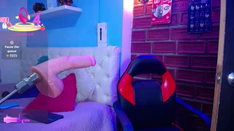 Snapshot of cristal_horny19 chatting on 11-29-25, 03:31 Milena online show from 11-29-25, 03:31