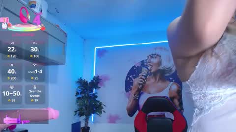 Snapshot of cristal_horny19 chatting on 12-05-25, 03:15 Milena online show from 12-05-25, 03:15