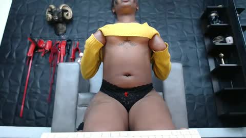 Snapshot of cristal_smith06 chatting on 02-23-25, 08:06 Hanna online show from 02-23-25, 08:06