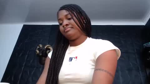 Snapshot of cristal_smith06 chatting on 09-24-25, 05:00 Hanna online show from 09-24-25, 05:00