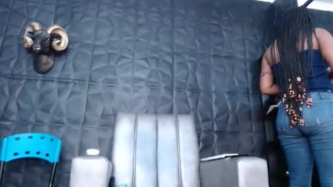 Snapshot of cristal_smith06 chatting on 10-05-25, 12:14 Hanna online show from 10-05-25, 12:14