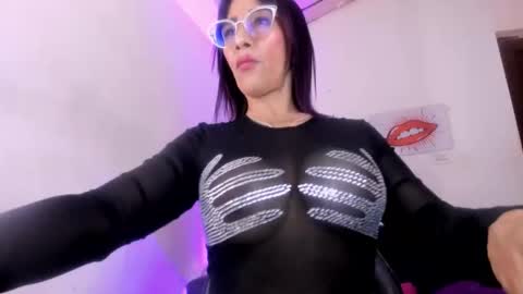 Snapshot of cristallmiller_ chatting on 02-13-26, 03:30 cristal miller online show from 02-13-26, 03:30