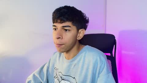 Snapshot of cristhian_slytherin chatting on 12-15-25, 04:06 cristhian online show from 12-15-25, 04:06