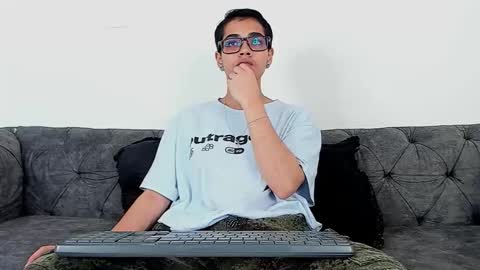 cristian_suarezz_ online show from 10-14-25, 08:53