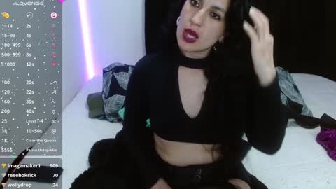 Cristina online show from 12-30-24, 08:10