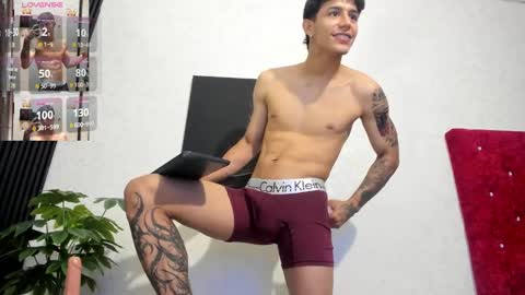 cristopher23  online show from 02-08-25, 08:21