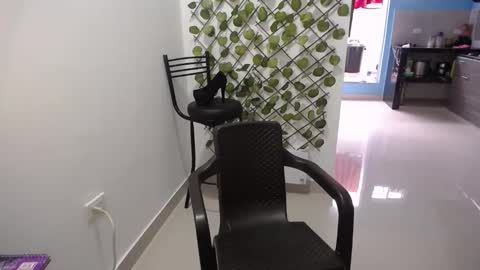 crisyoha4020 online show from 12-13-25, 07:53