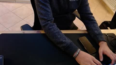 Snapshot of crocken_bisc chatting on 11-29-25, 03:48 crocken_bisc online show from 11-29-25, 03:48