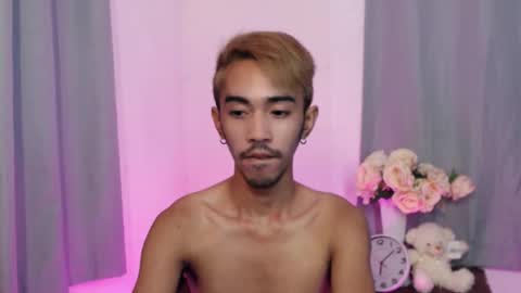 crocodale online show from 10-31-25, 02:40