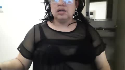 Snapshot of crossdresser64 chatting on 08-03-26, 10:13 Linda Cross online show from 08-03-26, 10:13