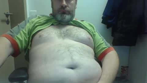 Snapshot of crouch1 chatting on 11-04-25, 08:35 Crouch1 online show from 11-04-25, 08:35