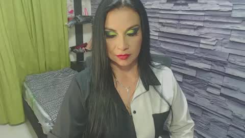 Snapshot of cruela_deviil chatting on 12-06-24, 09:46 cruela_deviil online show from 12-06-24, 09:46
