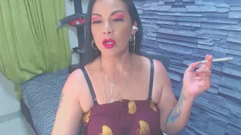 Snapshot of cruela_deviil chatting on 01-05-25, 05:09 cruela_deviil online show from 01-05-25, 05:09