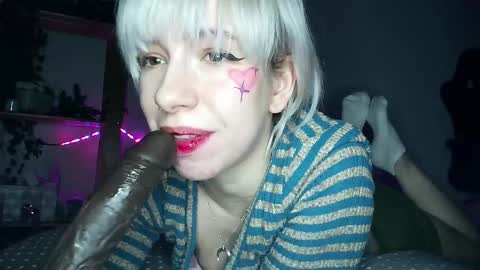 Snapshot of cruellagoth chatting on 02-14-25, 02:33 Cruella online show from 02-14-25, 02:33
