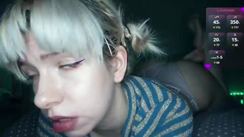 Snapshot of cruellagoth chatting on 03-04-25, 06:18 Cruella online show from 03-04-25, 06:18