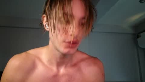 Lin inst lingoodyy online show from 02-03-25, 03:31